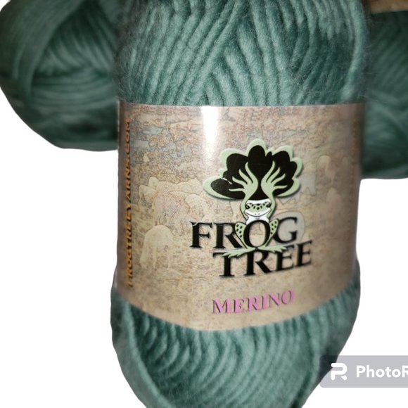 3 Skein Frog Tree 100% Merino Wool Yarn Green 137 Yds/1.75 Oz Each Knit Crochet - Picture 2 of 5